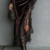 Isabella - Maxi Fitted Ruha Csokoládé Bársonyból Aszimmetrikus Csipkével