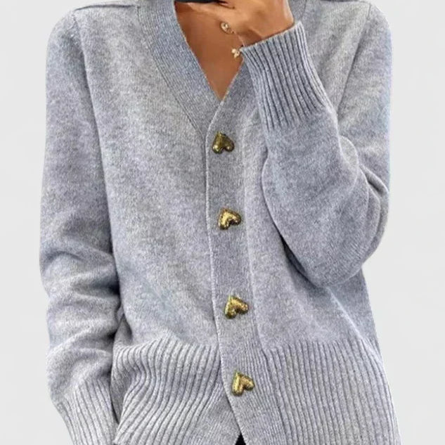 Katrin - Szív alakú gombokkal díszített kötött kardigán